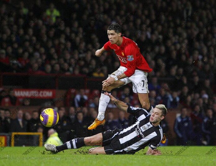 foot-premier-league-2008-manchester-united-v-newcastle-united-142708_0001.jpg